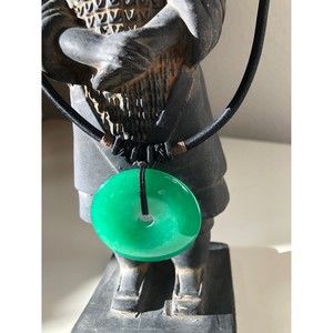 Beautiful Vintage Green Jade Donut 18" Chocker with Bead Closure